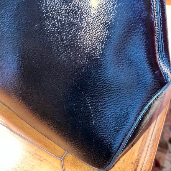 DKNY Shiny Saffiano Leather Tote Shoulder bag - Picture 16 of 16